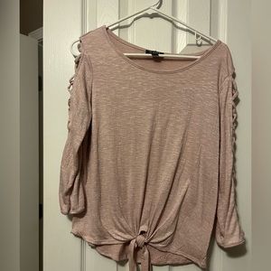 A. Byer mid sleeve w/ weaved cutouts on the sleeve . pink size medium